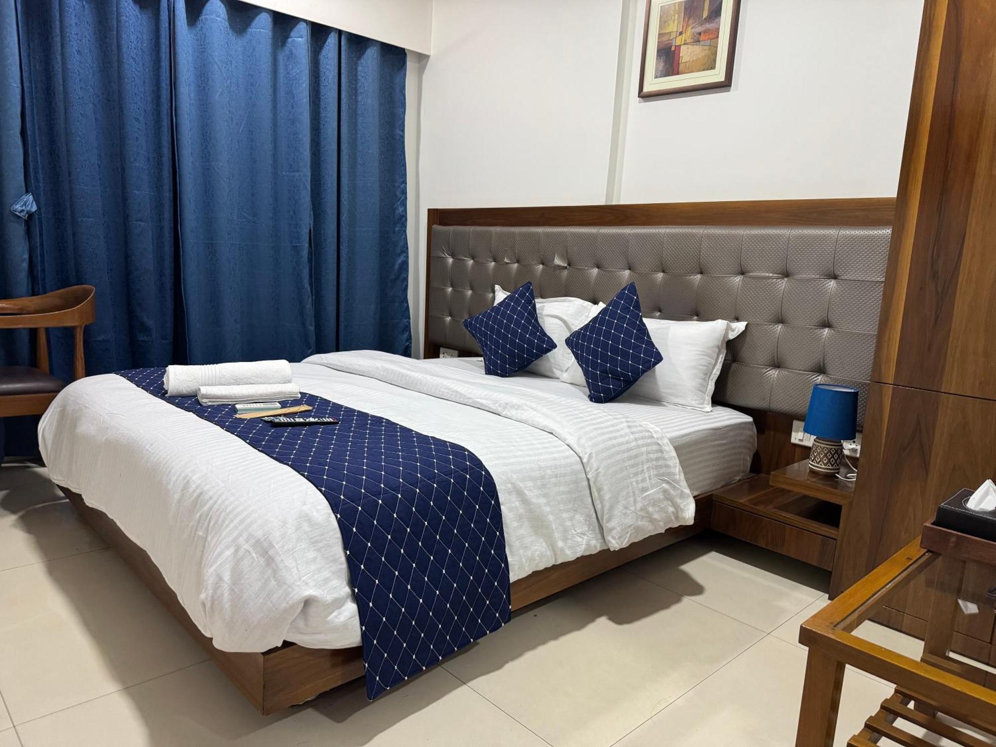 Luna Spaces- Near Mumbai International Airport Bombaim Exterior foto