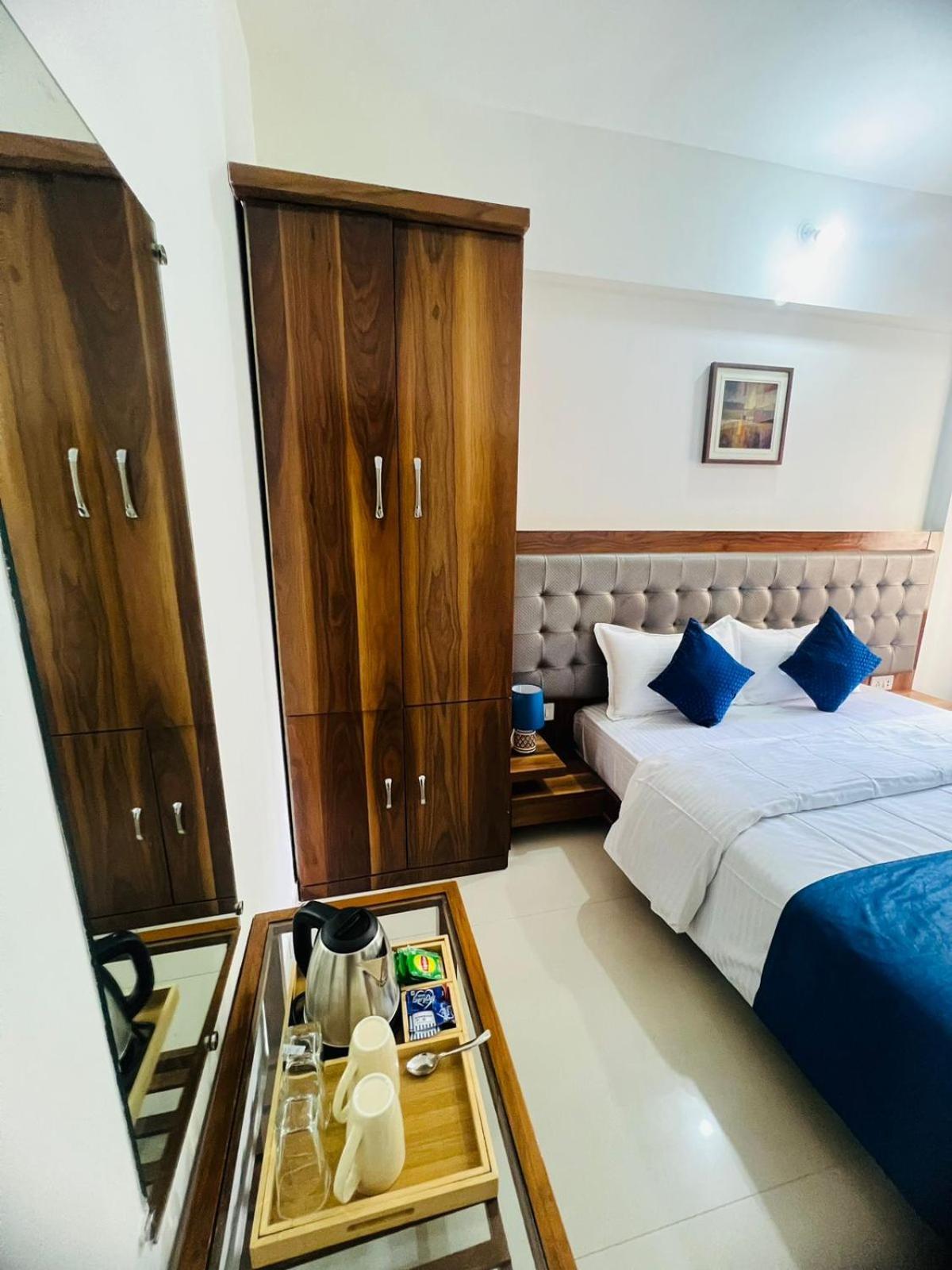 Luna Spaces- Near Mumbai International Airport Bombaim Exterior foto