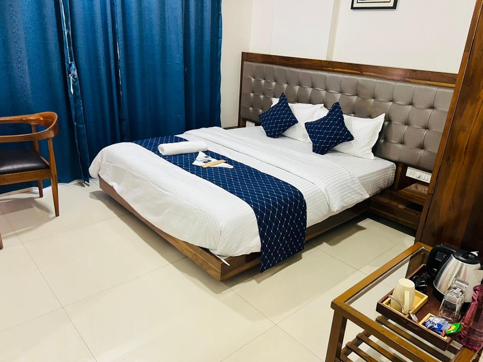 Luna Spaces- Near Mumbai International Airport Bombaim Exterior foto